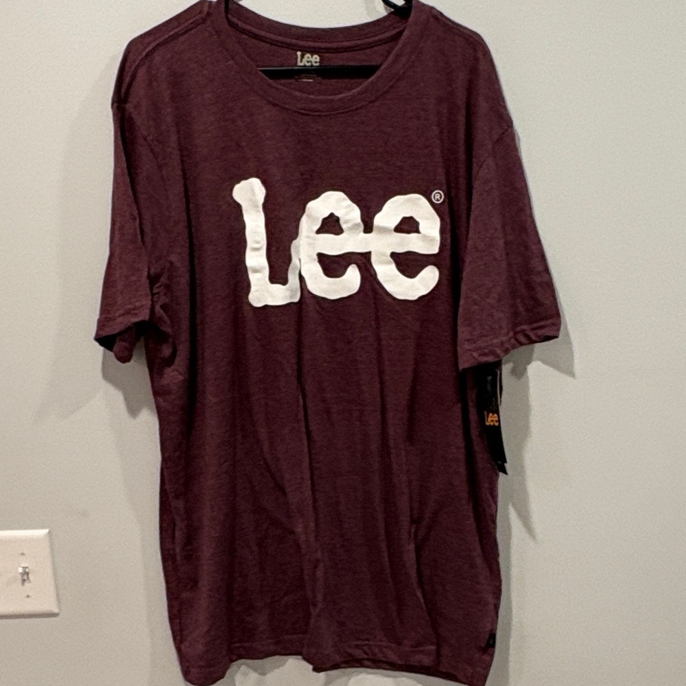 Lee Men's Maroon Short Sleeve Tee